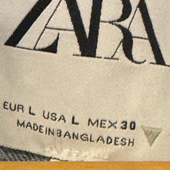 ZARA Daisy Button Pearl Cropped Denim Jacket Light Wash Large - Picture 6 of 7